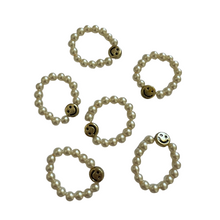 Load image into Gallery viewer, Gold Smiley Face Pearl Ring
